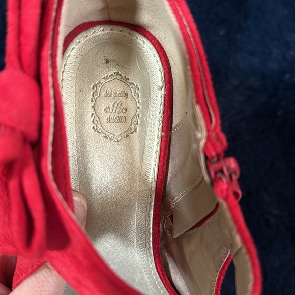 Ollio Red High Heel Pump With Vintage Style Ribbon - Picture 2 of 5